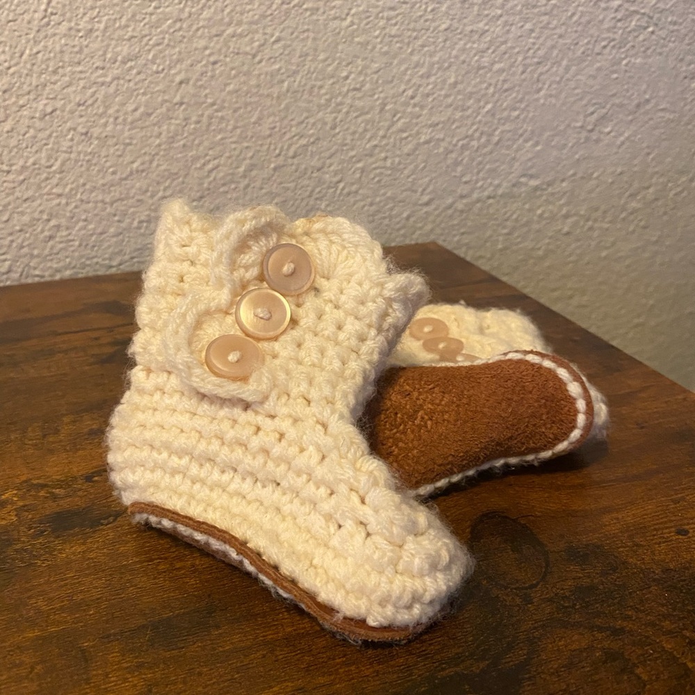 Baby crochet booties